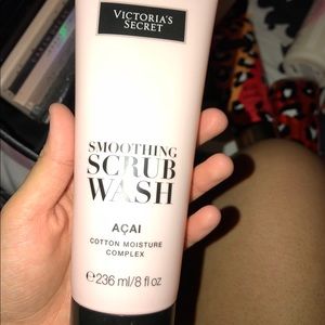 VS SCRUB AND LOTIONS BUNDLE